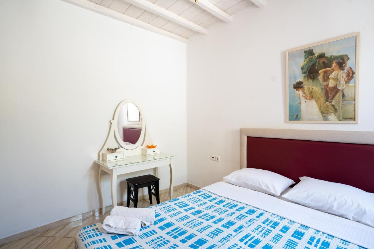 Liana Studios Mykonos Town Bagian luar foto